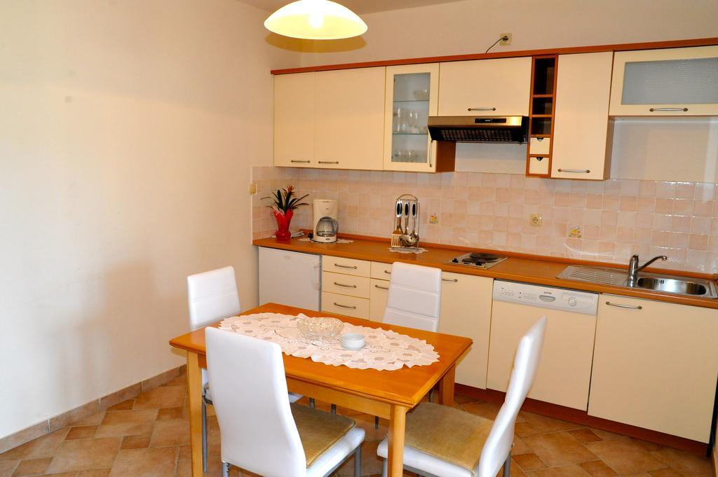 Apartments Stare Brajde Lopar Rom bilde